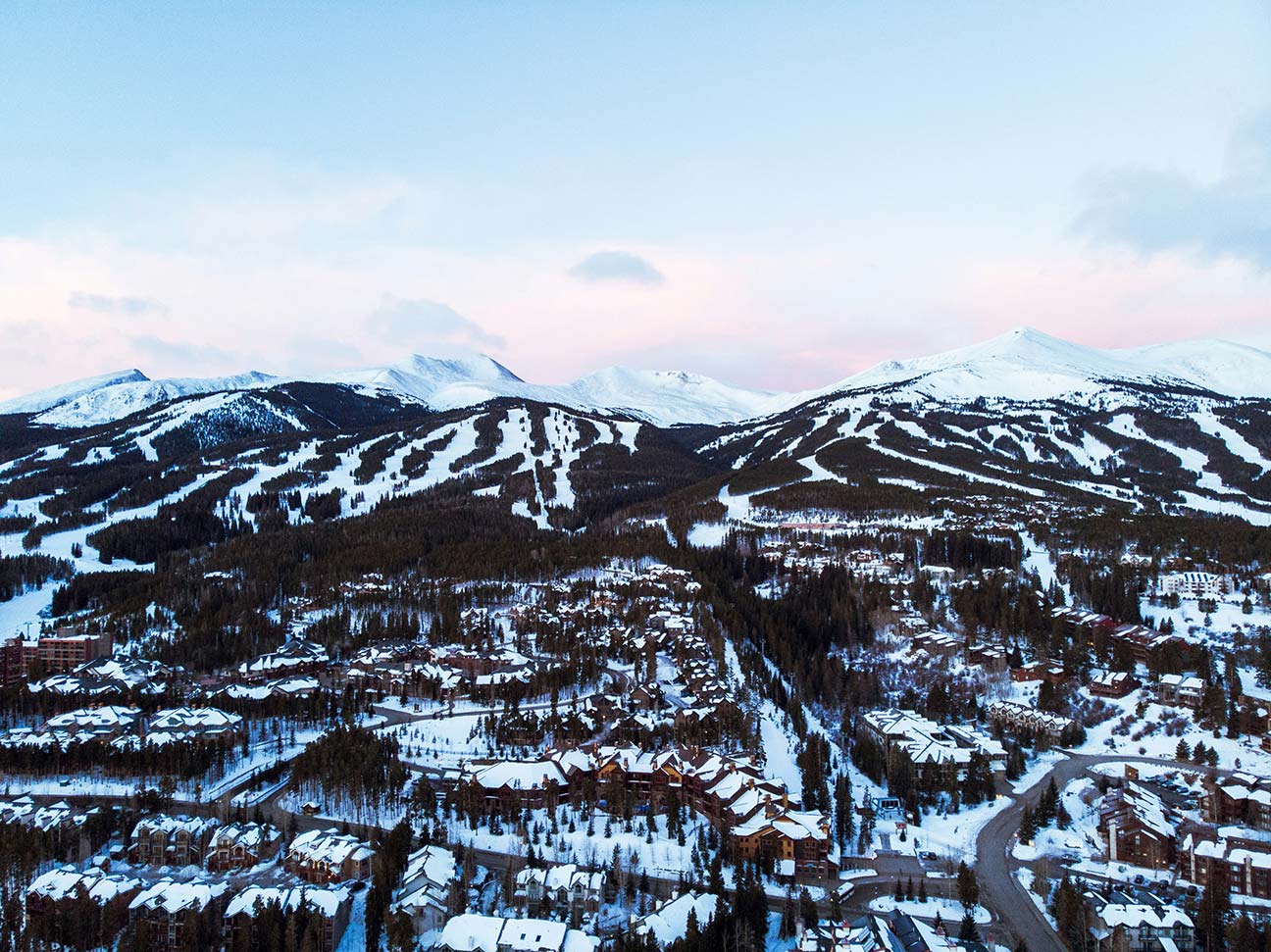 photo-1684187083402-44240199b989 Things to Do in Breckenridge, Colorado | Summer & Winter Activities